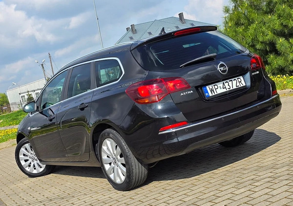 Opel Astra cena 29900 przebieg: 151000, rok produkcji 2014 z Płock małe 497